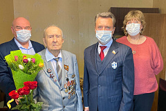 Депутат Госдумы Анатолий Выборный навестил 100-летнего ветерана 