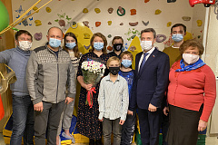 Анатолий ВЫБОРНЫЙ: «В эти предновогодние дни каждый может стать добрым волшебником и сотворить чудо для тех, кто особенно в нем нуждается» 