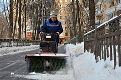 Свыше 60 тысяч работников задействованы в уборке снега в Москве