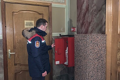 Пожарные ПСО № 215 провели занятие по пожарной безопасности для священнослужителей