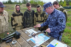 Столичные росгвардейцы организовали военно-патриотическую игру «Зарница» для подрастающего поколения